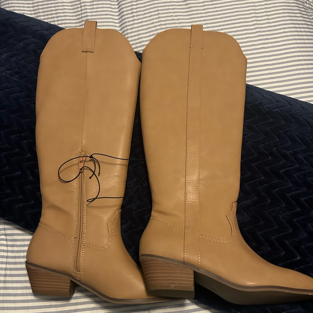 Universal Thread tall western style boots, size 6